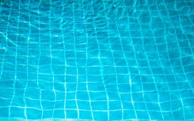 Características del gres porcelánico para piscinas